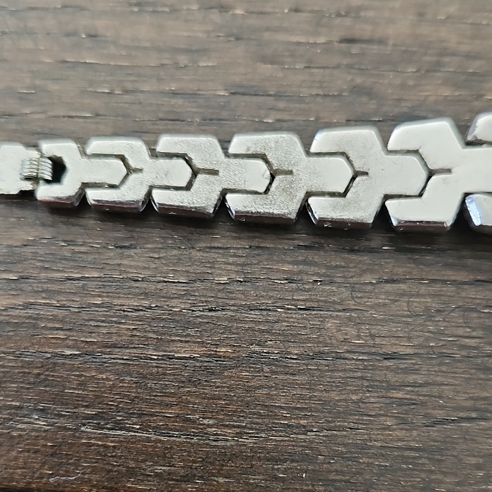 Vintage Geneva Silver-Tone Women's Crystal Link Bracelet Watch - Parts/Repair - Picture 10 of 12